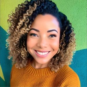 Meet your Posher, Leandra